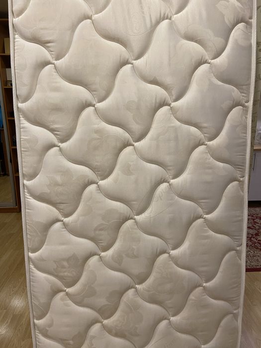 Продам матрас б/у