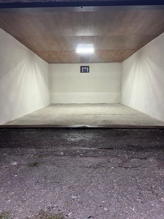 Inchiriez garaj zona parcul Carol Schreter Petrosani