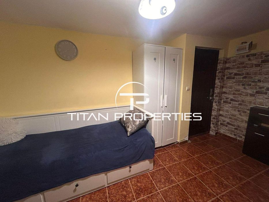 Дава се под наем Едностаен апартамент в Варна, Център - 30 кв.м за 298.86 € - Снимка #4