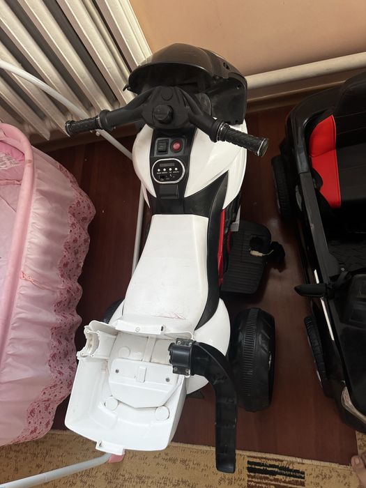 Детские вещи батут качеля машинки