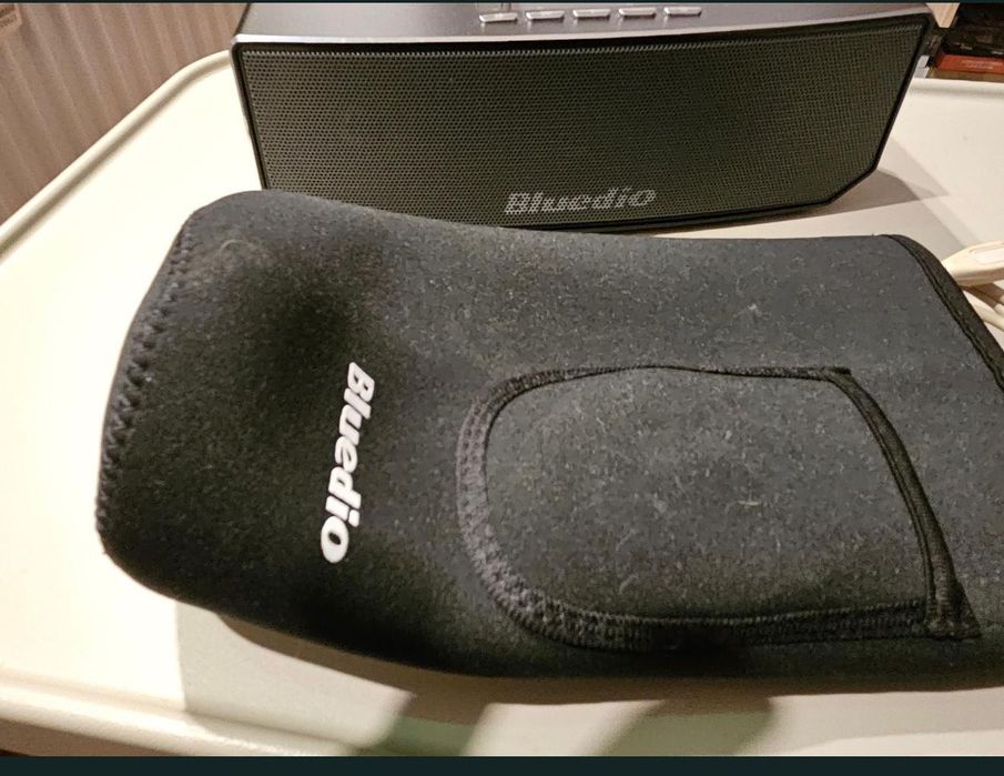 Boxa portabila Bluedio, cu constructie solida premium

Cu cablu de încărcare micro- USB.

Trimit în țară prin poștă sau