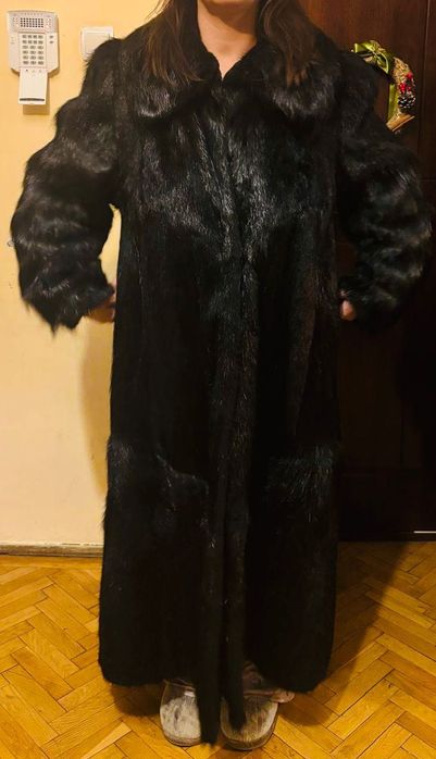 Haina de blana de nurca neagra -  NOUA, impecabila - marime L-XL