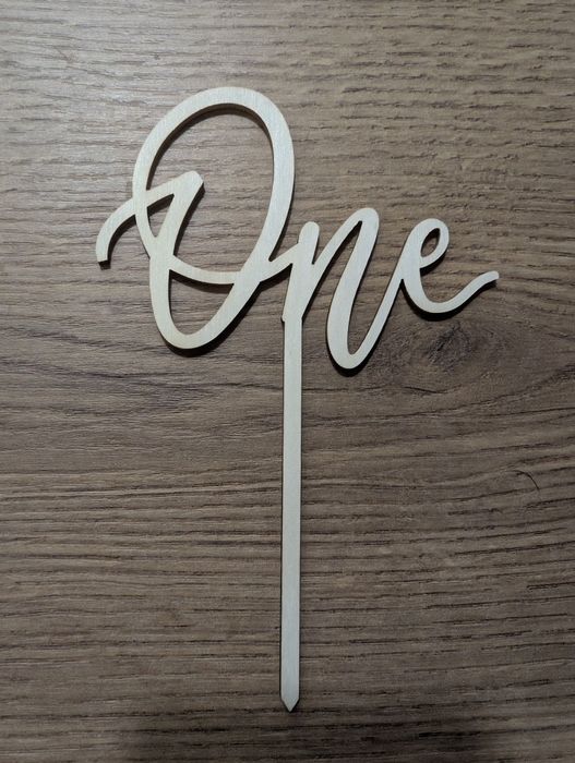 Топер за торта One