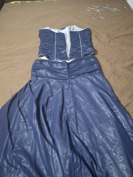 Тъмно синя бална рокля