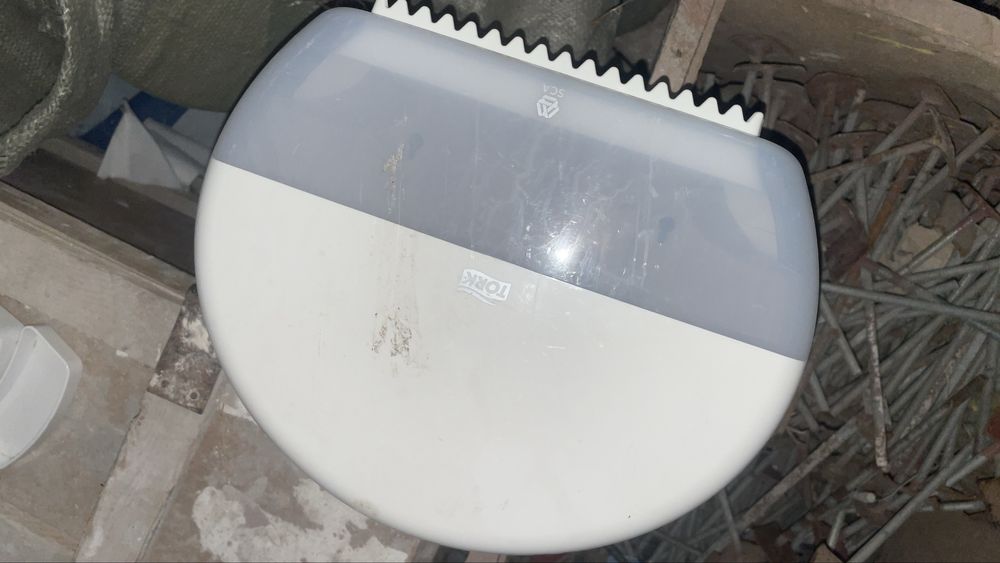 Диспенсер для туалетной бумаги