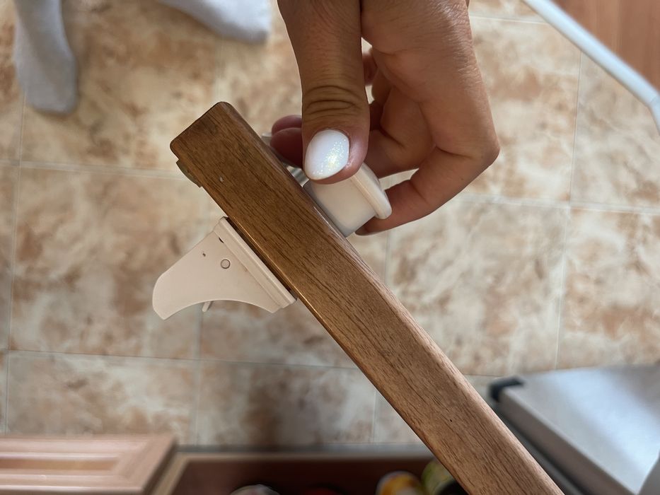 Магнитни заключалки за шкафове и чекмеджета за безопастност на деца