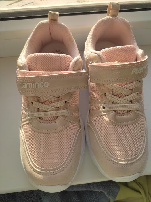 Кроссовки для девочек