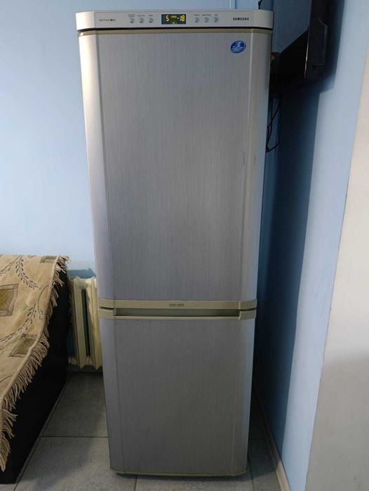 Холодильник SAMSUNG No Frost