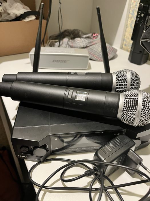 Vand set 2 microfoane wireless pretabil pt conferinte/karaoke