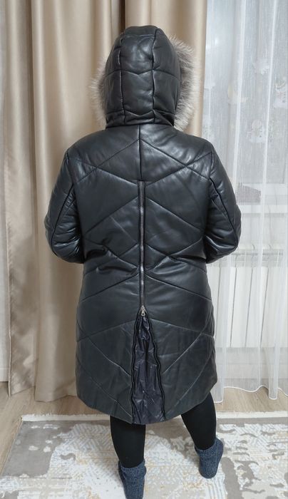 Продам кожаный пуховик дубленку