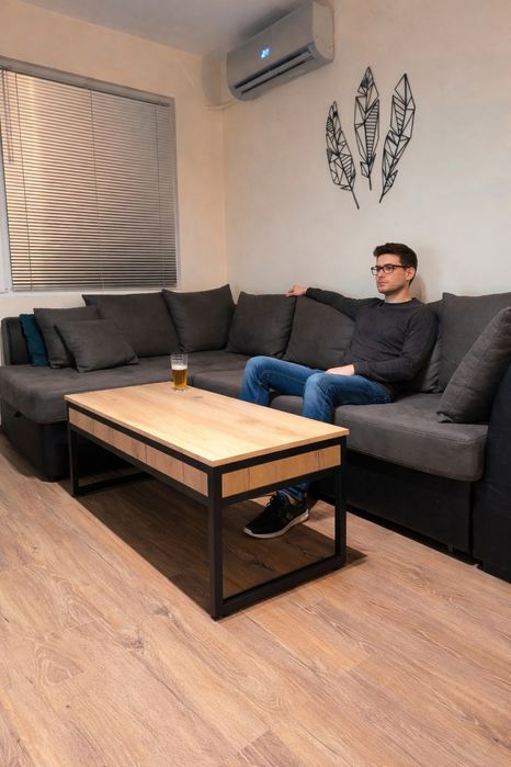 Повдигаща се холна маса