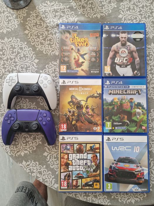 PS5 slim с диск гейминг сет, джойстици и слушалки.