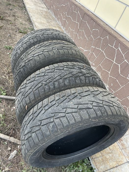 Зимняя резина 215/60/16 шипы