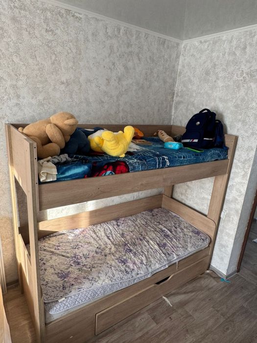 Продам двухярусную кровать