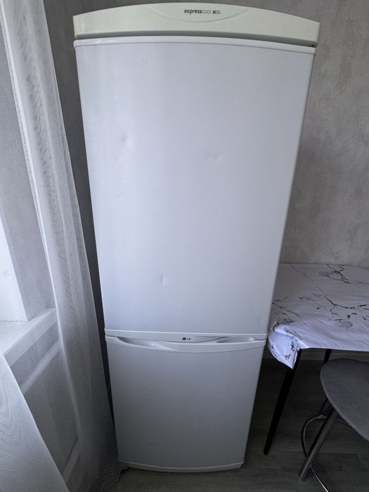 Холодильник Lg белый