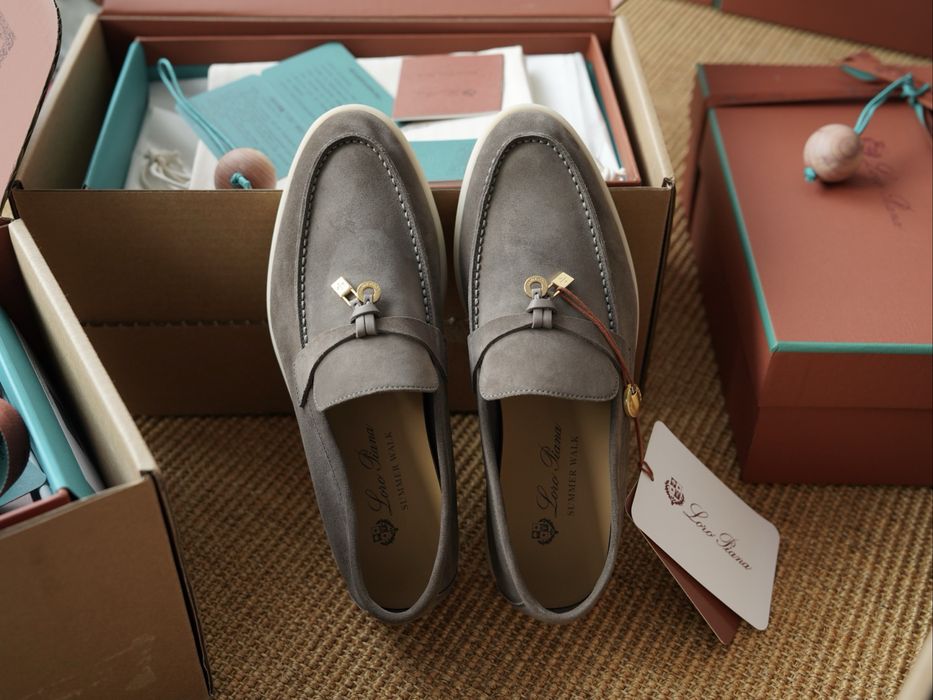 Loferi model Loro Piana Premium