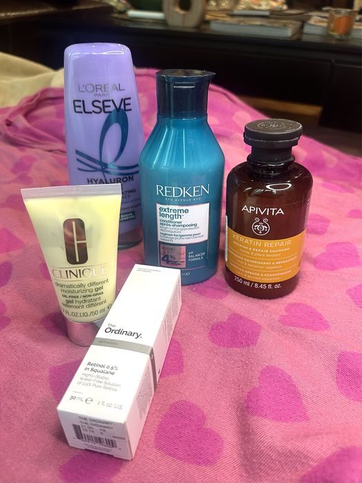 Разпродажба козметика Clinique, Ordinary, Redken, Apivita
