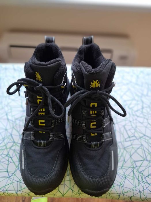 Зимни туристически обувки Icebug, размер 41 с шипове за лед