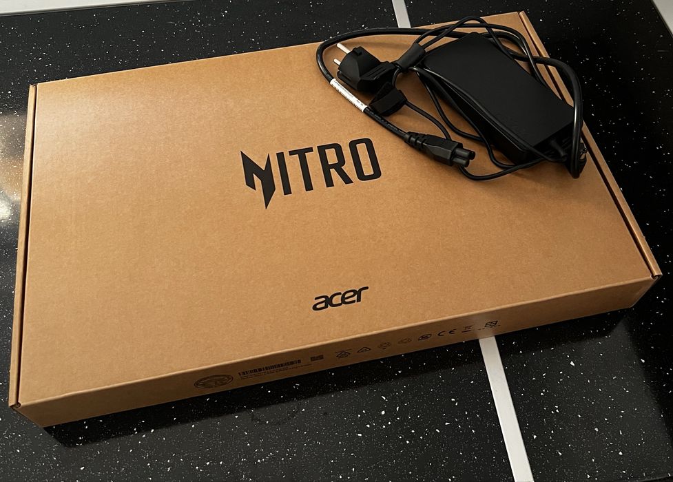 Acer Nitro V15 (Ryzen 7 7735HS + RTX 4050 6GB)