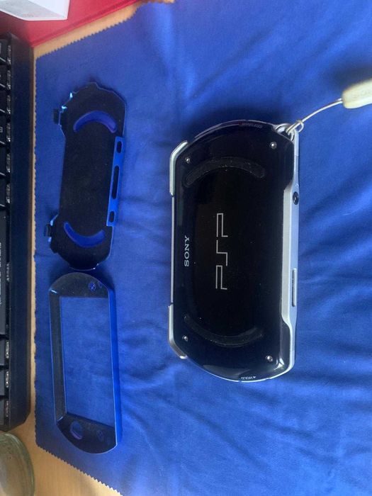 PSP GO impecabil MODAT cu zeci de jocuri