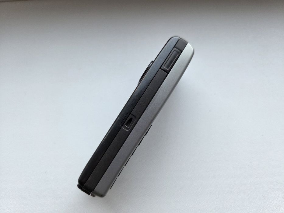 Nokia 6230 - telefon simplu cu butoane