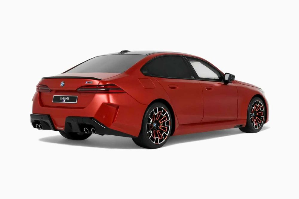 Macheta BMW M5 1:18 GT Spirit GT966