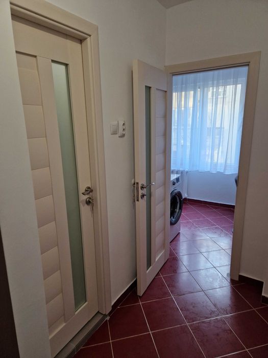 PROPRIETAR –  inchiriez Garsonieră 36 mp, decomandată, bloc mixt, lângă Mega Mall, et. 2/4