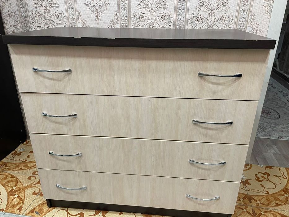 Шкаф и полки сатылады