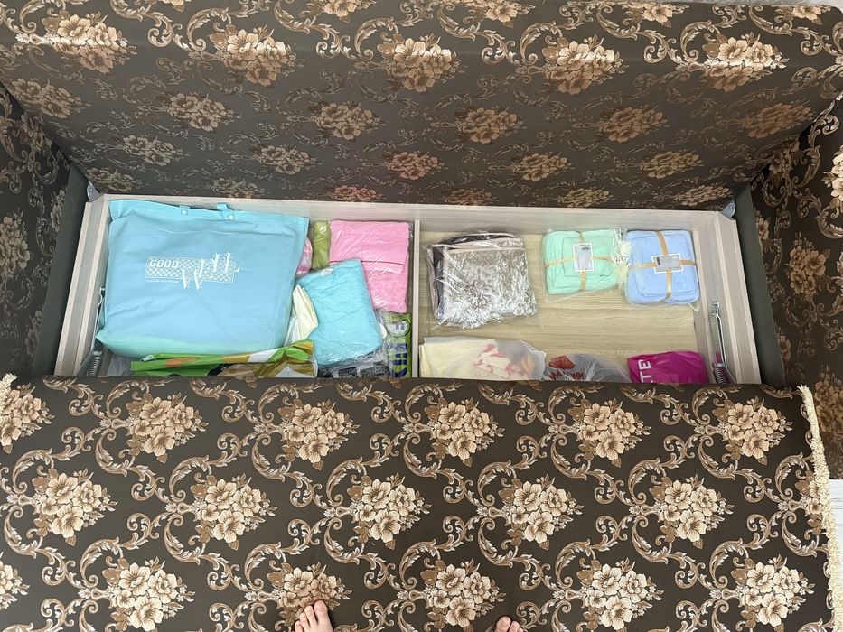 Продам диван в хорошем состоянии.