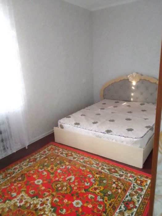 Сдается пол дом в 1 азотчике 2 ком