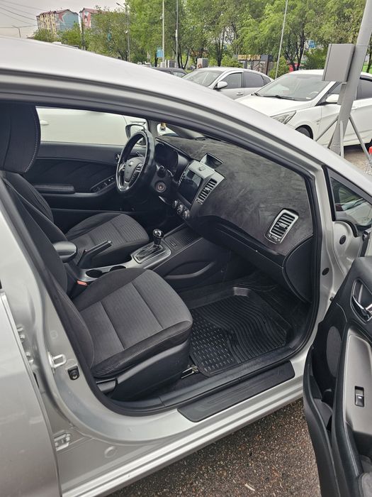 Продаю машину Kia Cerato