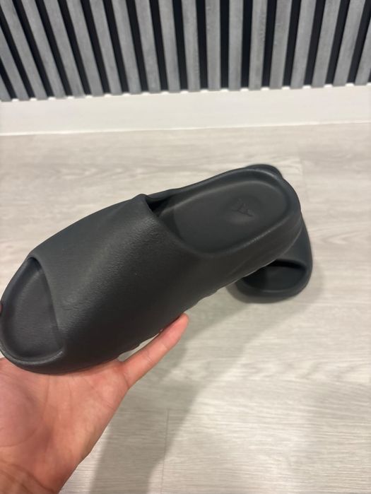 Adidas yeezy slides