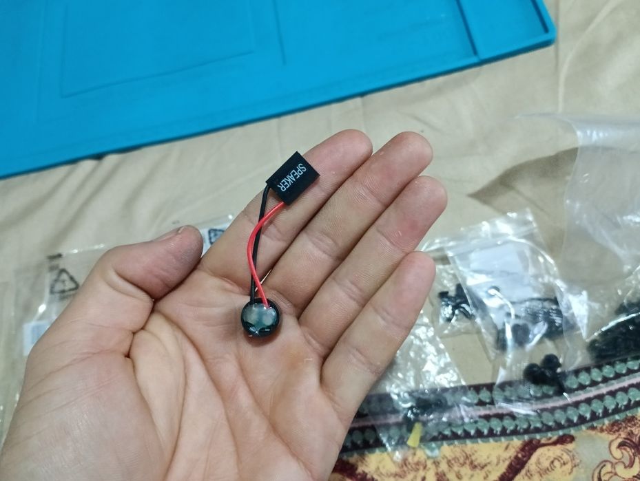 Șuruburi ssd + carcasă pc