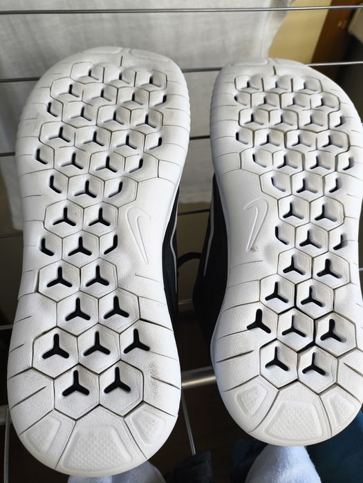 Кроссовки Nike женские