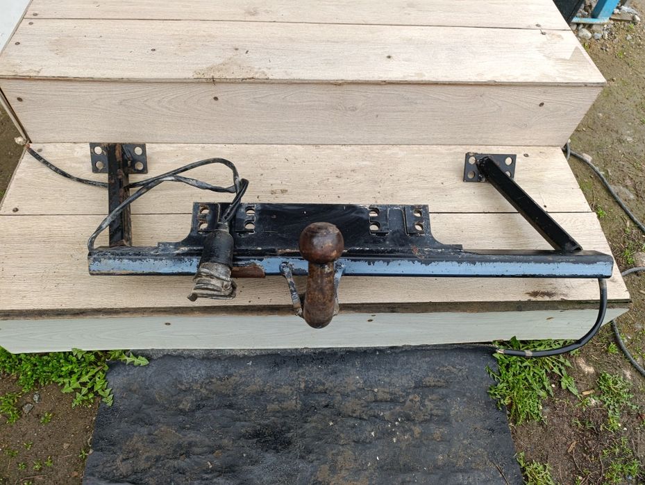 Фаркоп Ниссан серена