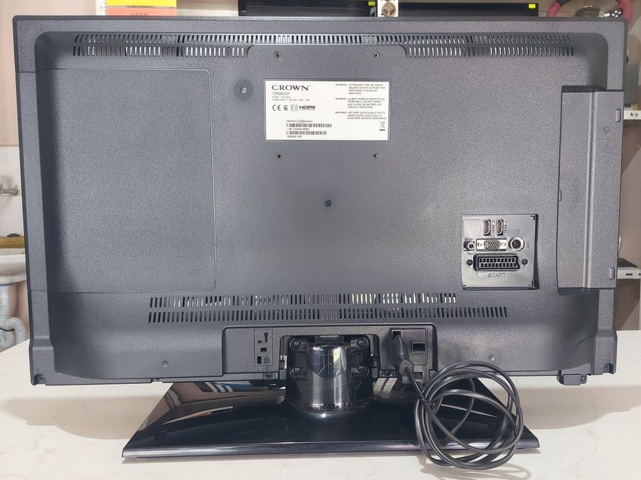 LED телевизор "Crown" 28'' (LED28274)