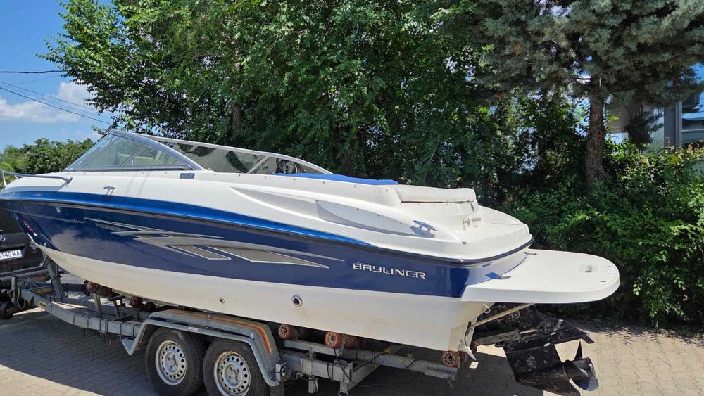 Vand Barca Bayliner 652
