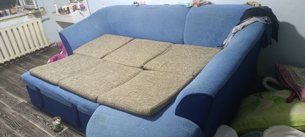 Отдам диван даром (без коричневых матрасов)