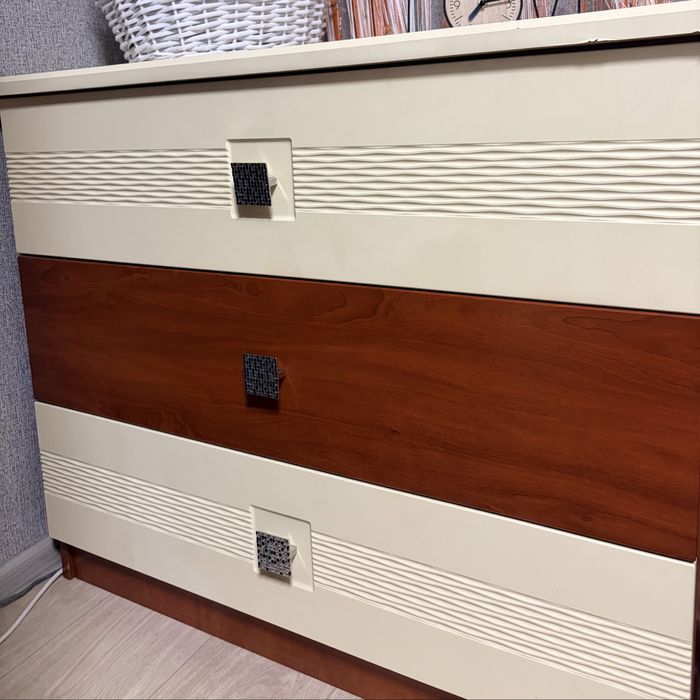 Кровать, шкаф, комод