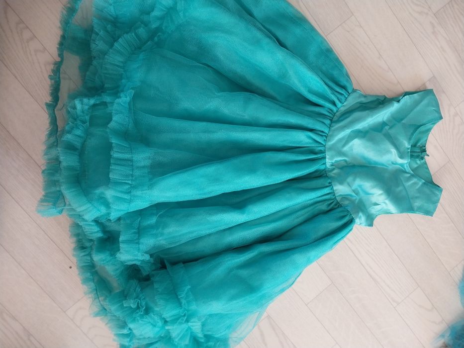 Продам платья не дорого