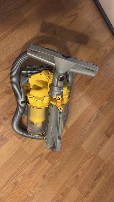 aspirator Dyson DC11 perfect functional