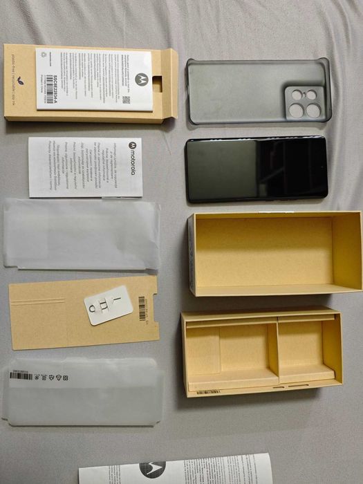 Motorola Edge 50 Pro 12/512 С Гаранция 20 месеца