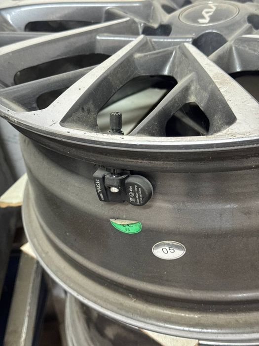 R18 титанка с датчик давление шинами