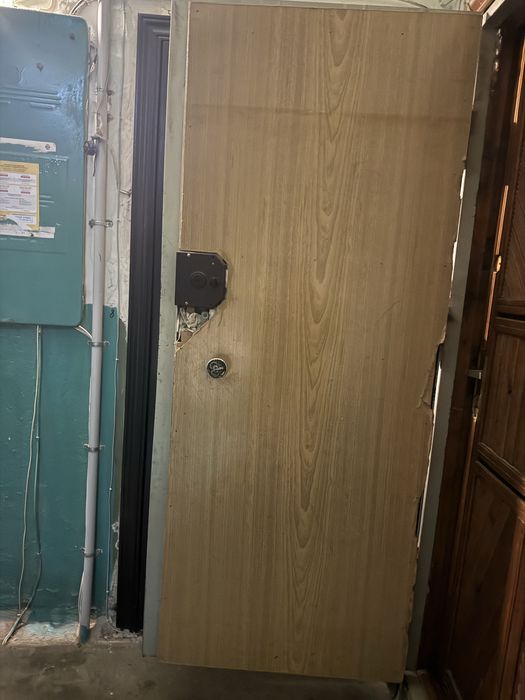 Дверь железная 75 см