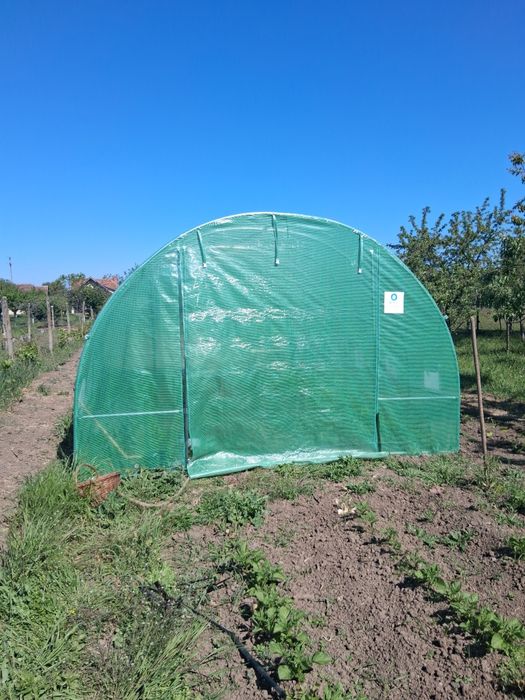 Vând solar de gradina