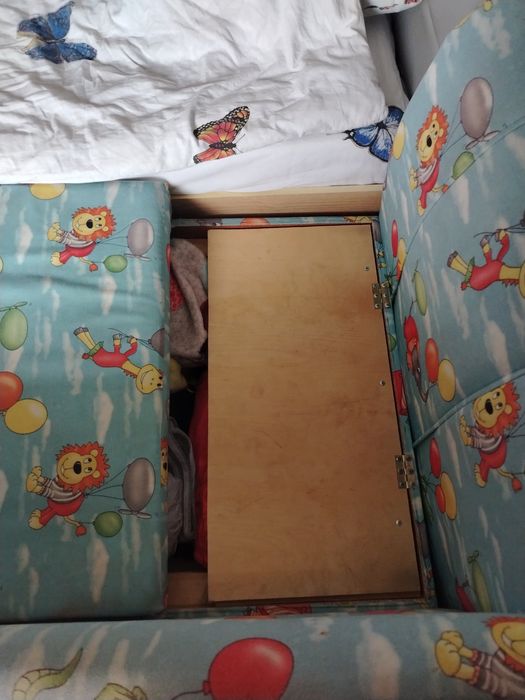 Продам диванчик детский