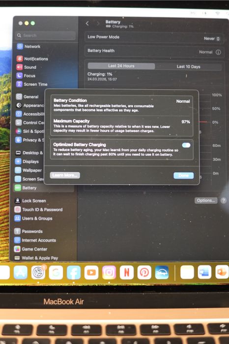 MacBook Air 13 M1 2020, 8GB RAM, SSD 256 GB, Baterie 97%