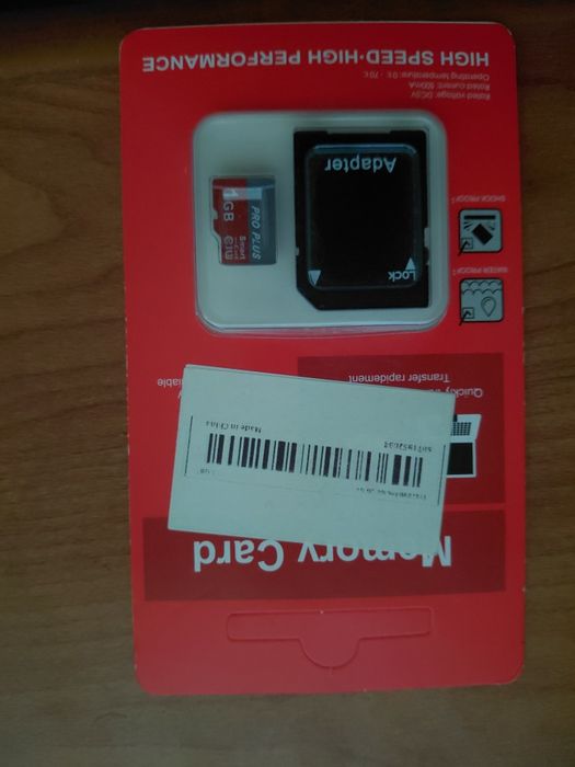 microSD на 1 ГБ.