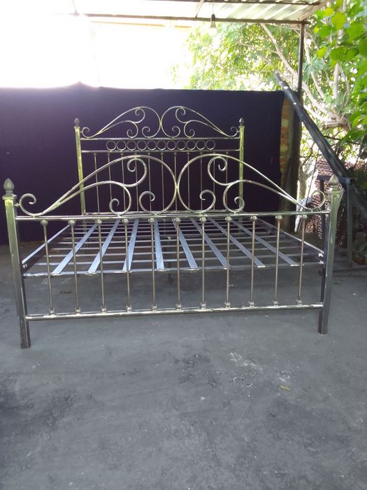 Спални и легла ковано желязо.