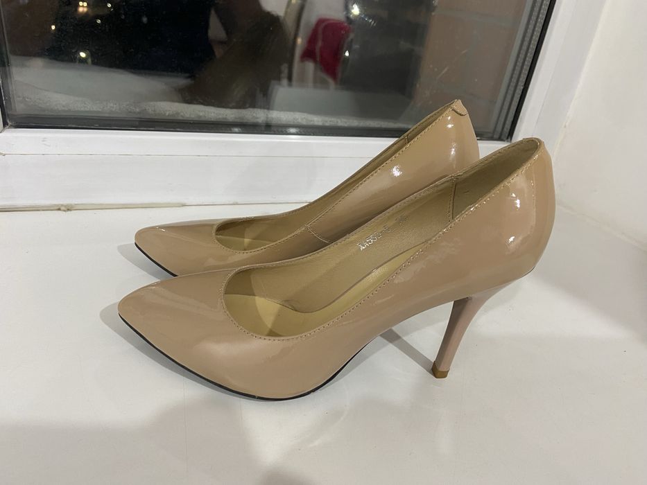 Продам женские туфли